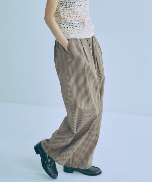 EN NEUME（エンノイム）の「Airy Check Tuck Easy-Pants（その他パンツ・レディース・ブルー/ベージュ/ネイビー・0/1）」の5枚目の写真