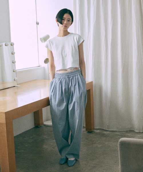 EN NEUME（エンノイム）の「Airy Check Tuck Easy-Pants（その他パンツ・レディース・ブルー/ベージュ/ネイビー・0/1）」の13枚目の写真
