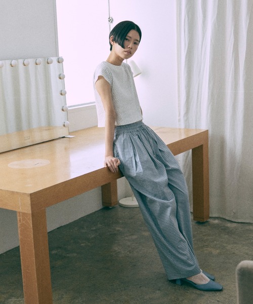 EN NEUME（エンノイム）の「Airy Check Tuck Easy-Pants（その他パンツ・レディース・ブルー/ベージュ/ネイビー・0/1）」の11枚目の写真
