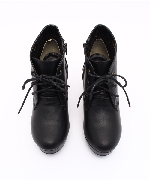 one after another NICE CLAUP（ワンアフターアナザーナイスクラップ）の「【ナイスクラップ】春のレースアップショートブーツ（ブーティ・レディース・ブラック/ライトベージュ/ブラウン・MEDIUM/LARGE/SMALL）」の8枚目の写真