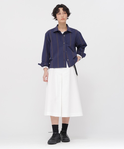 MARGARET HOWELL（マーガレットハウエル）の「BOLD STRIPE COTTON LINEN（シャツ/ブラウス・レディース・ホワイト×ブルー/ネイビー・1/2）」の3枚目の写真