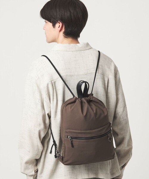 green label relaxing（グリーンレーベルリラクシング）の「【WEB限定】マット リップストップ ナップサック バッグ -撥水-（バックパック/リュック・メンズ・ダークブラウン/ブラック・FREE）」の2枚目の写真
