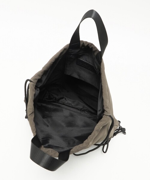 green label relaxing（グリーンレーベルリラクシング）の「【WEB限定】マット リップストップ ナップサック バッグ -撥水-（バックパック/リュック・メンズ・ダークブラウン/ブラック・FREE）」の9枚目の写真