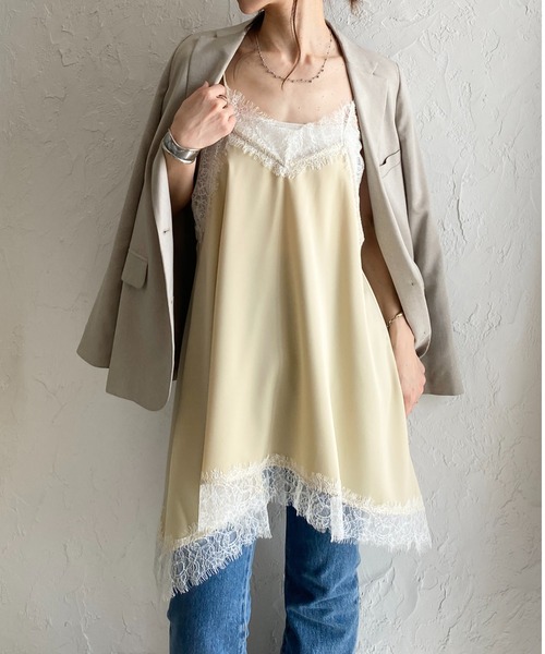 She's Closet(シーズクローゼット)の「アシンメトリー ヘム ロング丈 サテンレースキャミソール チュニック(キャミソール・レディース・アイボリー/ベージュ/ブラック・FREE)」の3枚目の写真