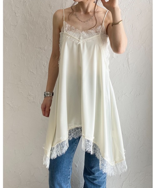 She's Closet(シーズクローゼット)の「アシンメトリー ヘム ロング丈 サテンレースキャミソール チュニック(キャミソール・レディース・アイボリー/ベージュ/ブラック・FREE)」の1枚目の写真