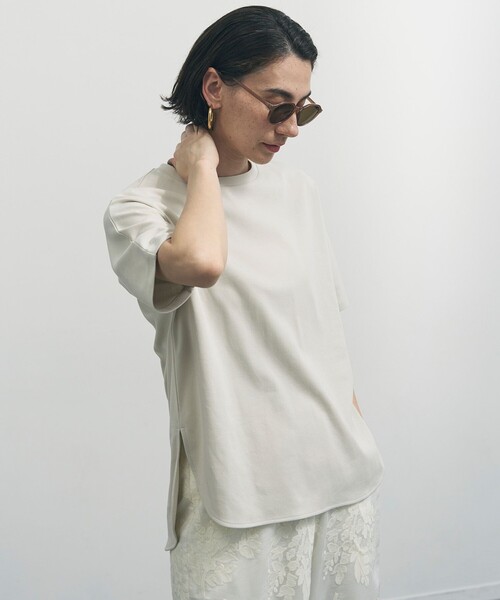 UNFILO（アンフィーロ）の「BEAUTY FORM-T cotton フォルムTシャツ（Tシャツ/カットソー・レディース・グレー系/ブラック系/ベージュ系/ホワイト系・MEDIUM/LARGE/SMALL）」の12枚目の写真