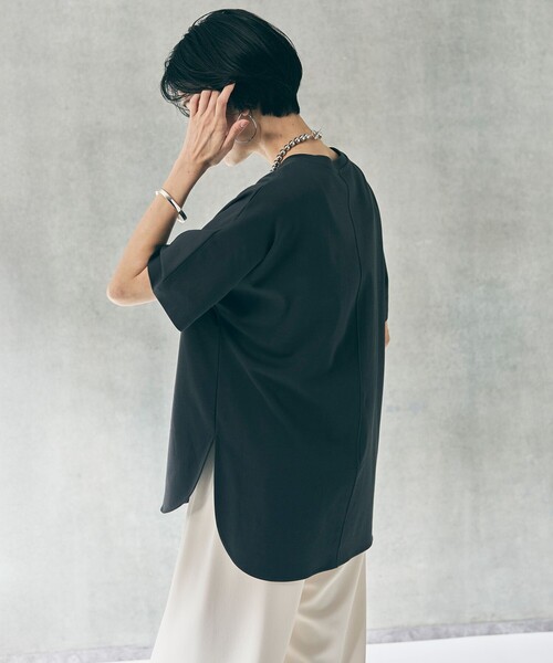 UNFILO（アンフィーロ）の「BEAUTY FORM-T cotton フォルムTシャツ（Tシャツ/カットソー・レディース・グレー系/ブラック系/ベージュ系/ホワイト系・MEDIUM/LARGE/SMALL）」の15枚目の写真