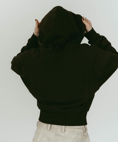Knuth Marf(クヌースマーフ)の「Knuth Marf/クヌースマーフ pierced hooded sweatshirt(パーカー・レディース・ブルー/チャコールグレー・FREE)」の3枚目の写真