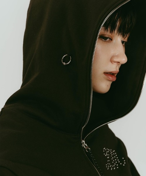 Knuth Marf(クヌースマーフ)の「Knuth Marf/クヌースマーフ pierced hooded sweatshirt(パーカー・レディース・ブルー/チャコールグレー・FREE)」の8枚目の写真