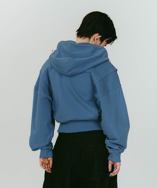 Knuth Marf(クヌースマーフ)の「Knuth Marf/クヌースマーフ pierced hooded sweatshirt(パーカー・レディース・ブルー/チャコールグレー・FREE)」の16枚目の写真