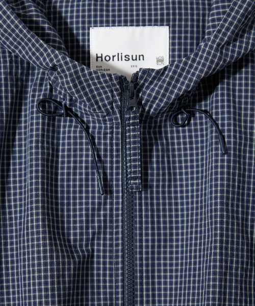 HORLISUN(ホーリーサン)の「Breeze Typewriter Check Hood Jacket Navy(ナイロンジャケット・メンズ・その他・MEDIUM/LARGE/SMALL)」の2枚目の写真