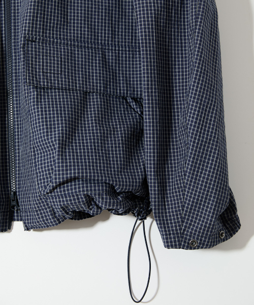HORLISUN(ホーリーサン)の「Breeze Typewriter Check Hood Jacket Navy(ナイロンジャケット・メンズ・その他・MEDIUM/LARGE/SMALL)」の9枚目の写真