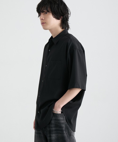 MONO-MART（モノマート）の「＜接触冷感/UVカット＞ルーズシルエット 楊柳 レギュラーカラー 半袖シャツ（シャツ/ブラウス・メンズ・チャコール/ネイビー/ホワイト/ライトグレー/ダークブラウン/ブラック/レッド系/ブルーグリーン・S/M/L）」の17枚目の写真