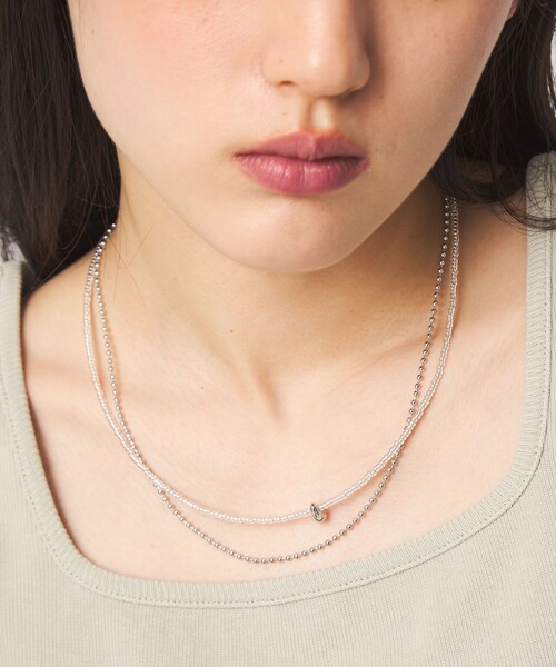 green label relaxing(グリーンレーベルリラクシング)の「2WAY ビーズ&ボールチェーン ネックレス(ネックレス・レディース・シルバー/ブラック・FREE)」の1枚目の写真