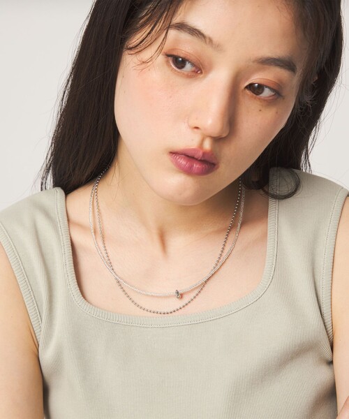 green label relaxing(グリーンレーベルリラクシング)の「2WAY ビーズ&ボールチェーン ネックレス(ネックレス・レディース・シルバー/ブラック・FREE)」の4枚目の写真