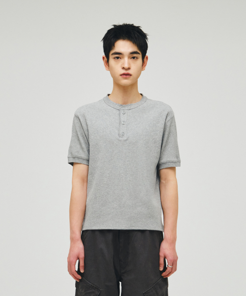 ECORR(エコル)の「ワッフルヘンリーネッククロップ半袖Tシャツ_メランジグレー(Tシャツ/カットソー・レディース・その他・1/2/3)」の2枚目の写真