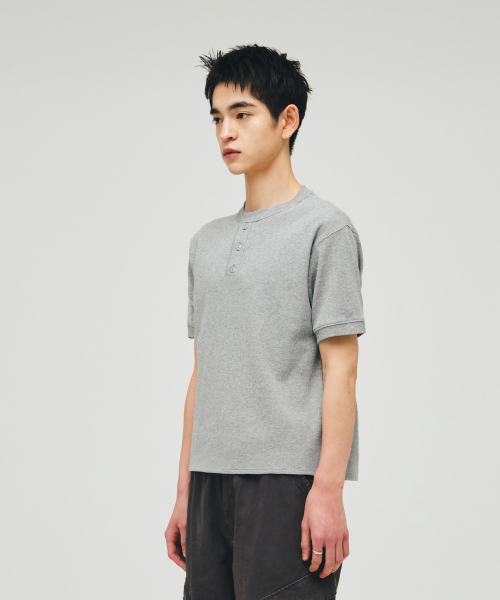 ECORR(エコル)の「ワッフルヘンリーネッククロップ半袖Tシャツ_メランジグレー(Tシャツ/カットソー・レディース・その他・1/2/3)」の3枚目の写真