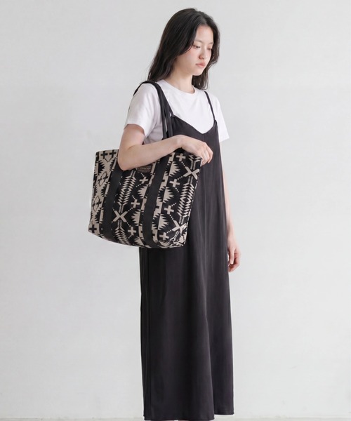 PENDLETON(ペンドルトン)の「【PE3】【PENDLETON/ペンドルトン】GOBELINS LARGE TOTE BAG Native Pattern Big Tote PDT-000-261009(トートバッグ・メンズ・ブルー/ブラック・FREE)」の5枚目の写真
