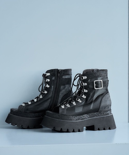 HARE（ハレ）の「サイドベルトメッシュレースアップブーサン(HARE)（サンダル・レディース・ブラック/シルバー/ブラック系その他・MEDIUM/LARGE/SMALL）」の2枚目の写真