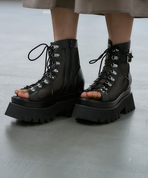 HARE（ハレ）の「サイドベルトメッシュレースアップブーサン(HARE)（サンダル・レディース・ブラック/シルバー/ブラック系その他・MEDIUM/LARGE/SMALL）」の11枚目の写真