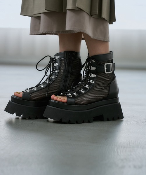 HARE（ハレ）の「サイドベルトメッシュレースアップブーサン(HARE)（サンダル・レディース・ブラック/シルバー/ブラック系その他・MEDIUM/LARGE/SMALL）」の12枚目の写真