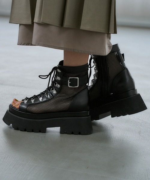 HARE（ハレ）の「サイドベルトメッシュレースアップブーサン(HARE)（サンダル・レディース・ブラック/シルバー/ブラック系その他・MEDIUM/LARGE/SMALL）」の13枚目の写真