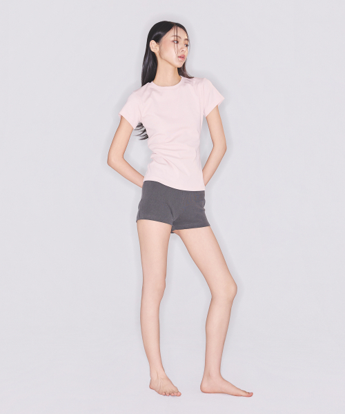 A.R.U(エイアールユー)の「ESSENTIAL TEE(Tシャツ/カットソー・レディース・アイボリー/ブラック/Beige/ネイビー/PINK・SMALL/MEDIUM)」の9枚目の写真
