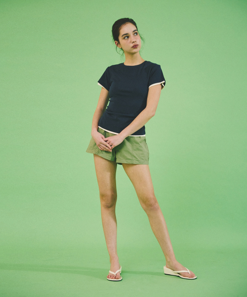 A.R.U(エイアールユー)の「ESSENTIAL TEE(Tシャツ/カットソー・レディース・アイボリー/ブラック/Beige/ネイビー/PINK・SMALL/MEDIUM)」の10枚目の写真