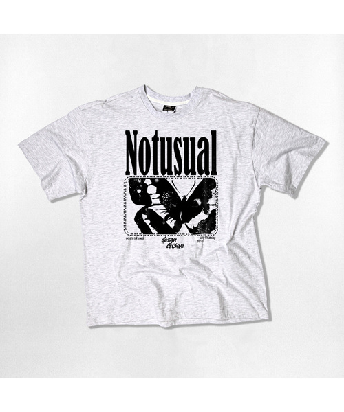 NOTUSUAL(ノットユージュアル)の「バタフライオーバーサイズ半袖Tシャツ4色(Tシャツ/カットソー・レディース・ネイビー/ホワイト/ブラック/ホワイト×グレー・SMALL/MEDIUM/LARGE/X-LARGE)」の3枚目の写真