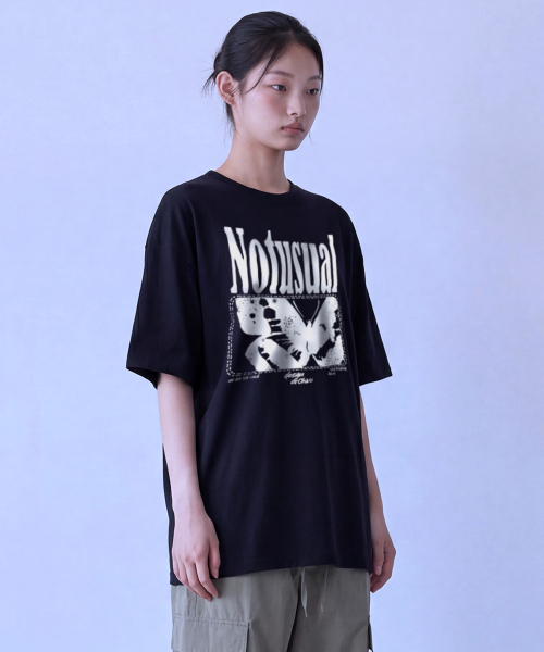 NOTUSUAL(ノットユージュアル)の「バタフライオーバーサイズ半袖Tシャツ4色(Tシャツ/カットソー・レディース・ネイビー/ホワイト/ブラック/ホワイト×グレー・SMALL/MEDIUM/LARGE/X-LARGE)」の10枚目の写真