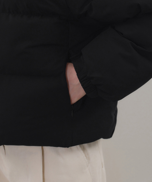 MUSINSA STANDARD WOMAN（ムシンサスタンダードウーマン）の「ウィメンズデイリープファーラグランショートパディングジャケット[ブラック]（ダウンジャケット/コート・レディース・その他・X-SMALL/LARGE/MEDIUM）」の6枚目の写真