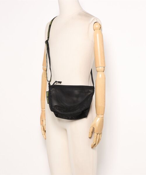 WEEKEND(ER)(ウィークエンダー)の「WEEKEND(ER)/ウィークエンダー ショルダーバッグ MESH BAG 9279901(ショルダーバッグ・メンズ・ブラック・FREE)」の5枚目の写真