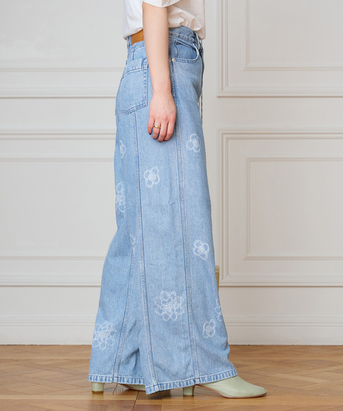 IENA LA BOUCLE(イエナラブークル)の「IENA LA BOUCLE フラワーソフトデニムシルエットパンツ(デニムパンツ・レディース・サックスブルー・38/36/34/40)」の6枚目の写真
