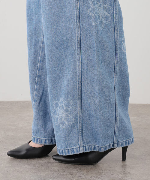 IENA LA BOUCLE(イエナラブークル)の「IENA LA BOUCLE フラワーソフトデニムシルエットパンツ(デニムパンツ・レディース・サックスブルー・38/36/34/40)」の17枚目の写真