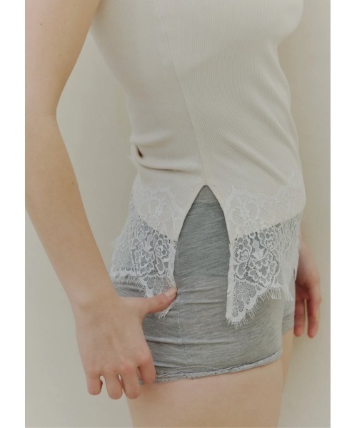 NOTREemor(ノートルエモア)の「soft fit lace camisole(キャミソール・レディース・アイボリー・MEDIUM/SMALL)」の6枚目の写真