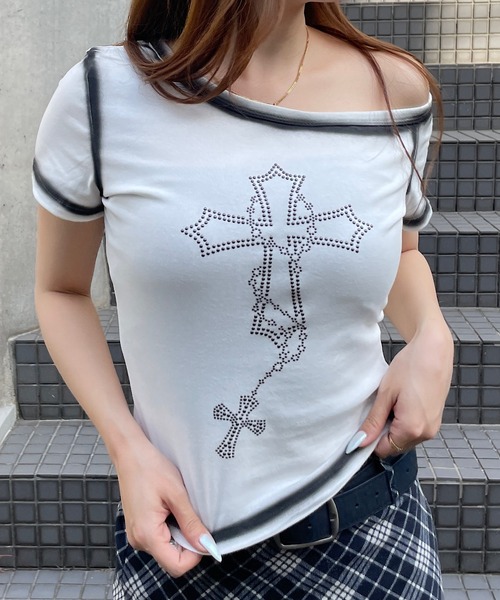 ROGER AND RAW(ロジャーアンドロウ)の「クロスストーン ワンショル チビT(Tシャツ/カットソー・レディース・ブラック/グレー/ホワイト・FREE)」の9枚目の写真