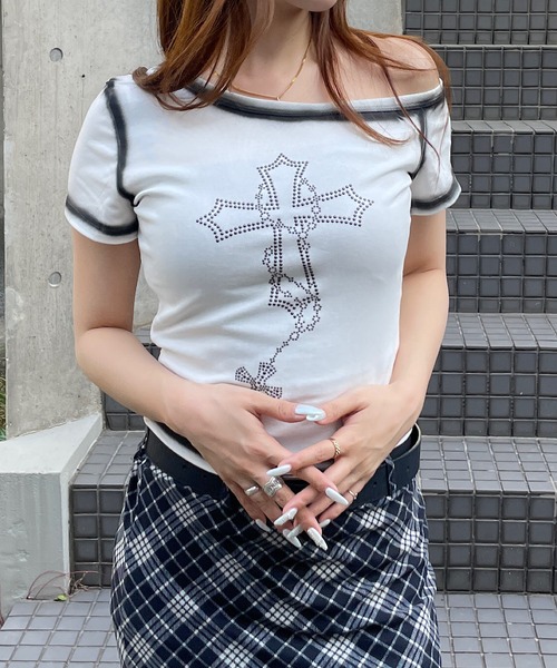 ROGER AND RAW(ロジャーアンドロウ)の「クロスストーン ワンショル チビT(Tシャツ/カットソー・レディース・ブラック/グレー/ホワイト・FREE)」の12枚目の写真