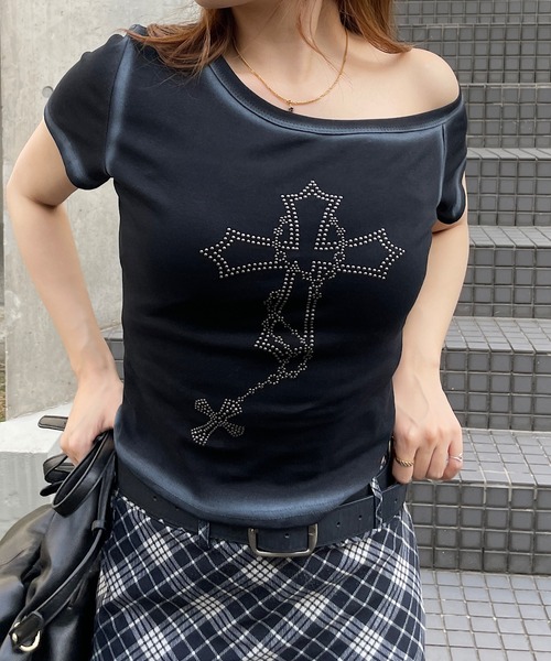 ROGER AND RAW(ロジャーアンドロウ)の「クロスストーン ワンショル チビT(Tシャツ/カットソー・レディース・ブラック/グレー/ホワイト・FREE)」の20枚目の写真