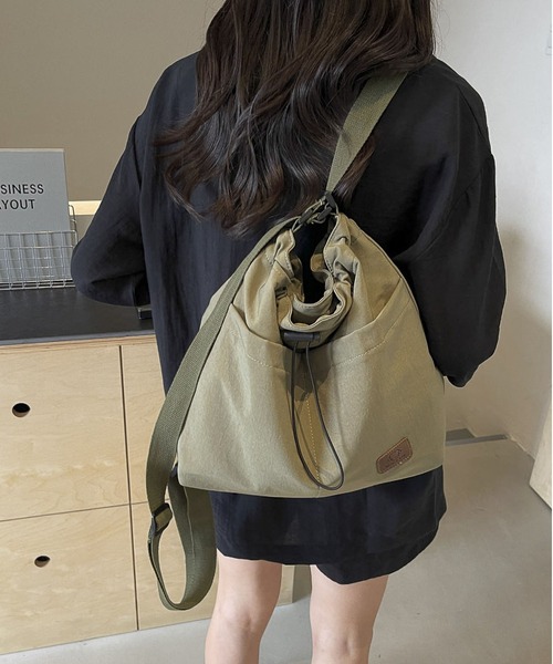 LA VORAGINE(ラ ヴォラジネ)の「3WAYA4収納可アウトポケットドロストリュックサックショルダーバッグトートバッグ(ショルダーバッグ・レディース・グリーン/ベージュ/オレンジ/ブラック・FREE)」の15枚目の写真