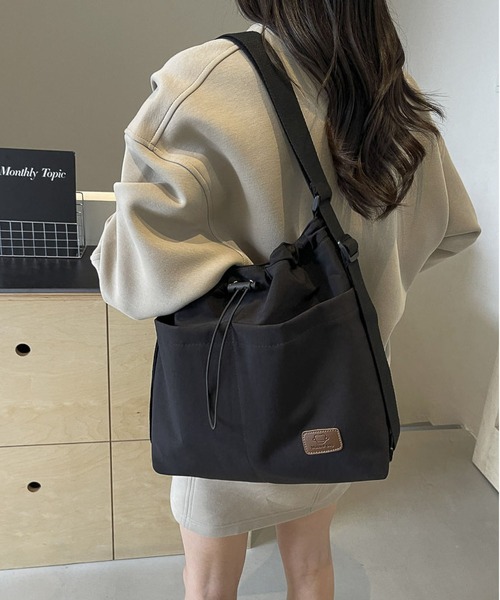 LA VORAGINE(ラ ヴォラジネ)の「3WAYA4収納可アウトポケットドロストリュックサックショルダーバッグトートバッグ(ショルダーバッグ・レディース・グリーン/ベージュ/オレンジ/ブラック・FREE)」の19枚目の写真
