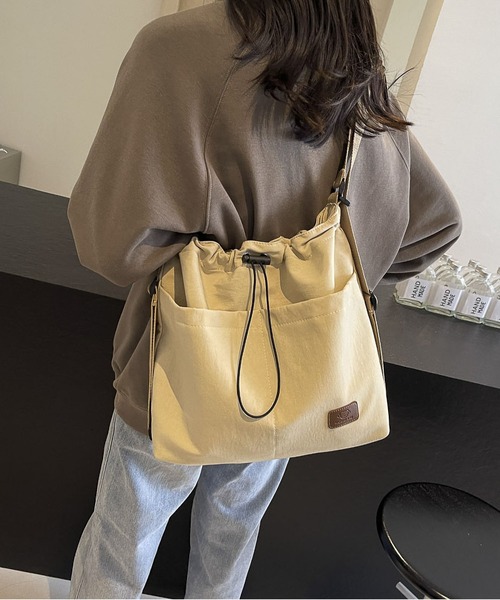 LA VORAGINE(ラ ヴォラジネ)の「3WAYA4収納可アウトポケットドロストリュックサックショルダーバッグトートバッグ(ショルダーバッグ・レディース・グリーン/ベージュ/オレンジ/ブラック・FREE)」の21枚目の写真