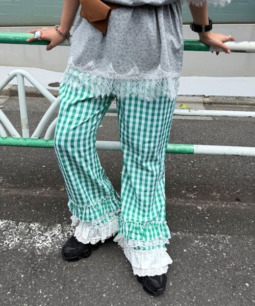 w closet（ダブルクローゼット）の「【Am企画】【リバイバルアイテム/EC限定カラー】ふりふりギンガムチェックパンツ（その他パンツ・レディース・レッド/ピンク/ブルー/グリーン・SMALL/MEDIUM）」の21枚目の写真