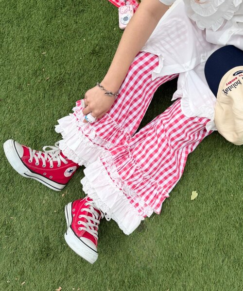 w closet（ダブルクローゼット）の「【Am企画】【リバイバルアイテム/EC限定カラー】ふりふりギンガムチェックパンツ（その他パンツ・レディース・レッド/ピンク/ブルー/グリーン・SMALL/MEDIUM）」の15枚目の写真