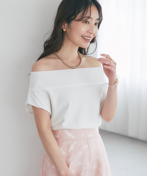 La boutique BonBon（ラブティックボンボン）の「【今すぐお届け・接触冷感・UVカット】クールタッチUVオフショルフレンチニット（ニット/セーター・レディース・ブラック/サックスブルー/ブラウン/ホワイト/チャコールグレー/バイオレット・FREE）」の7枚目の写真
