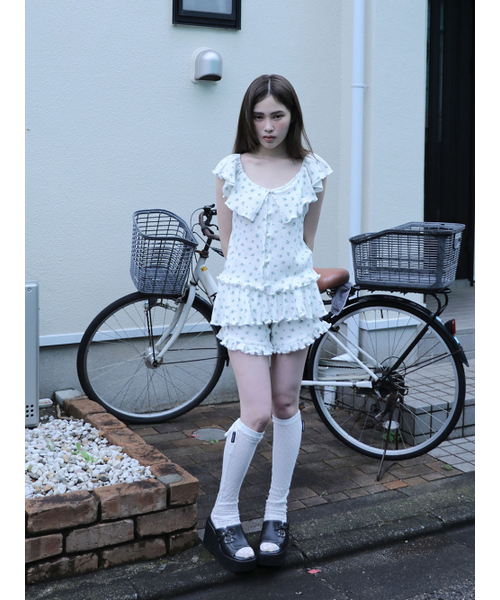 UGLY SHADOW(アグリーシャドウ)の「RUFFLE FLOWER SKIRT PANTS(WHITE)(その他パンツ・レディース・その他・FREE)」の1枚目の写真