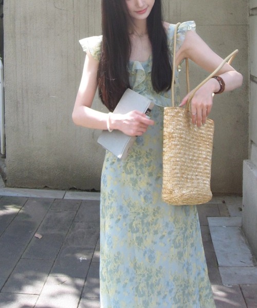 AMAJI(アマジ)の「花柄フリルAラインロング丈ワンピース(ワンピース・レディース・グリーン・SMALL/MEDIUM/LARGE/X-LARGE)」の4枚目の写真