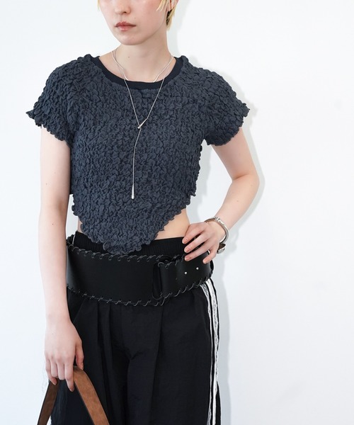 chuclla(チュクラ)の「シャーリングショートトップス chw26s299(Tシャツ/カットソー・レディース・ネイビー/アイボリー・FREE)」の3枚目の写真