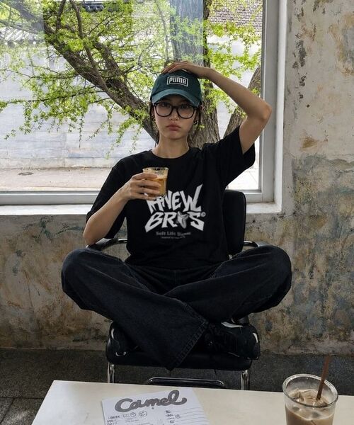 ANEWBROS（アニュブロス）の「ディアサイン オーバーサイズ 半袖Tシャツ 4カラー [ANSE_2007]（Tシャツ/カットソー・レディース・ライトグレー/ネイビー/ホワイト/ブラック・SMALL/MEDIUM/LARGE/X-LARGE）」の5枚目の写真