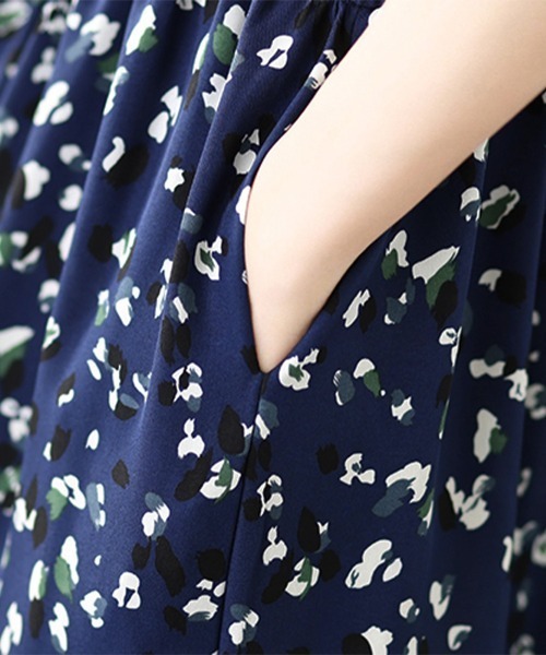 ONEP STAR（ワンピスター）の「小花柄ノースリーブシャツワンピース（シャツワンピース・レディース・ネイビー・MEDIUM/LARGE/X-LARGE）」の14枚目の写真
