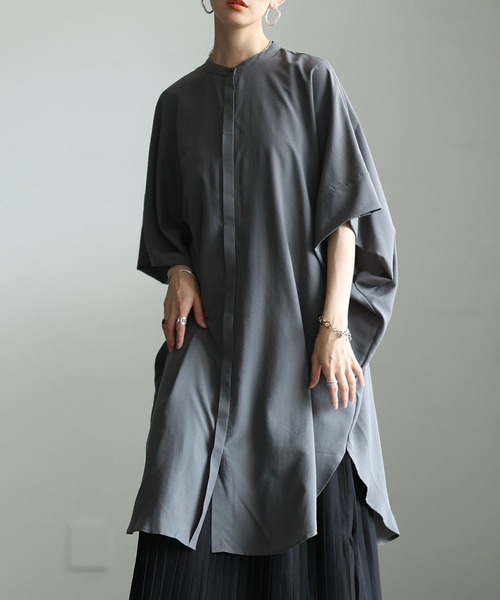 Sawa a la mode(サワアラモード)の「オーバーサイズシャツチュニック(チュニック・レディース・チャコール/オフホワイト/ブラック・FREE)」の1枚目の写真